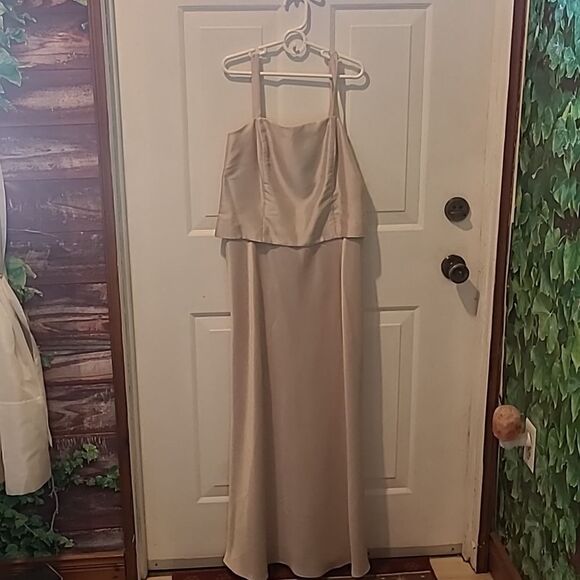 Ladies Size 8 Petite Piece Formal Dress Set From Jessica Howard - Picture 10 of 14